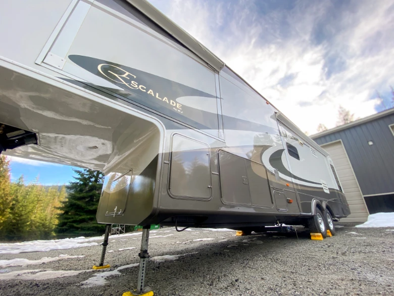 Escalade 5th Wheel RV after Wash and Detail