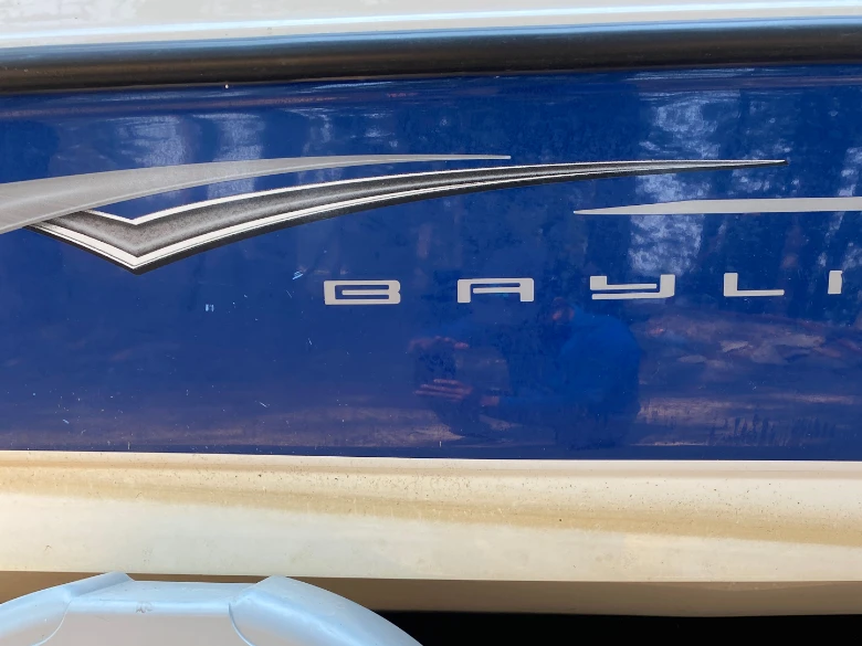 blue bayliner boat before detail